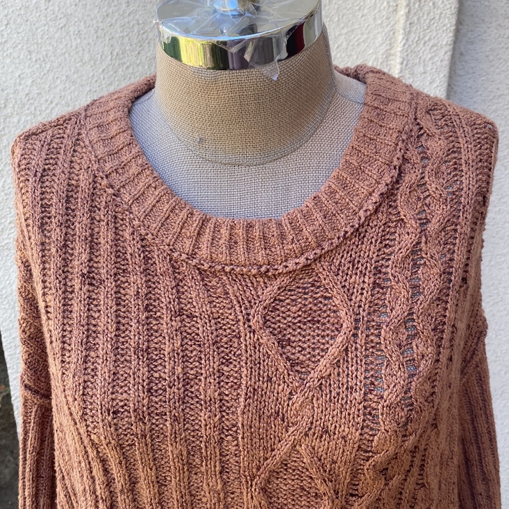 Free People from Bloomingdale’s great brownish color knitted cropped sweater - Picture 5 of 13